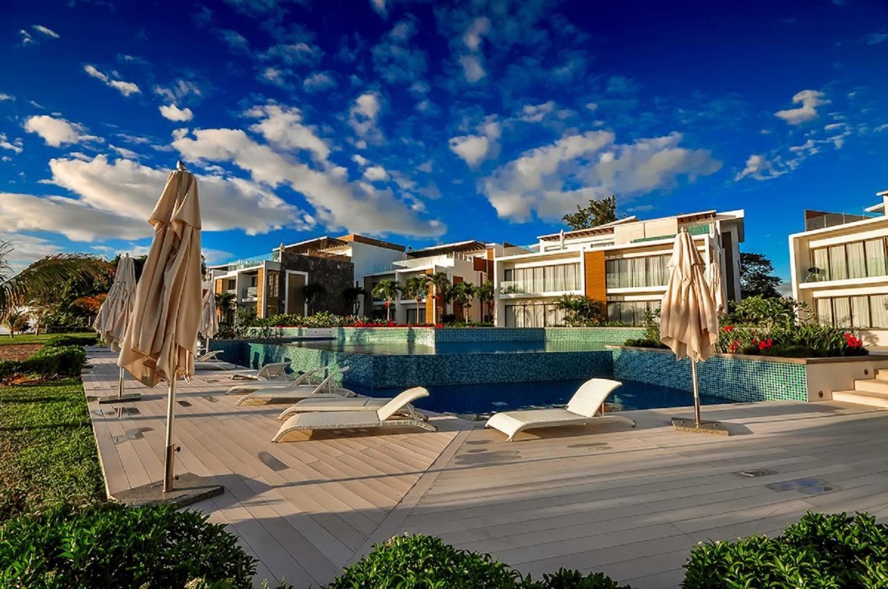 Cap Ouest Luxury Beachfront Flic-en-Flacq Exterior foto